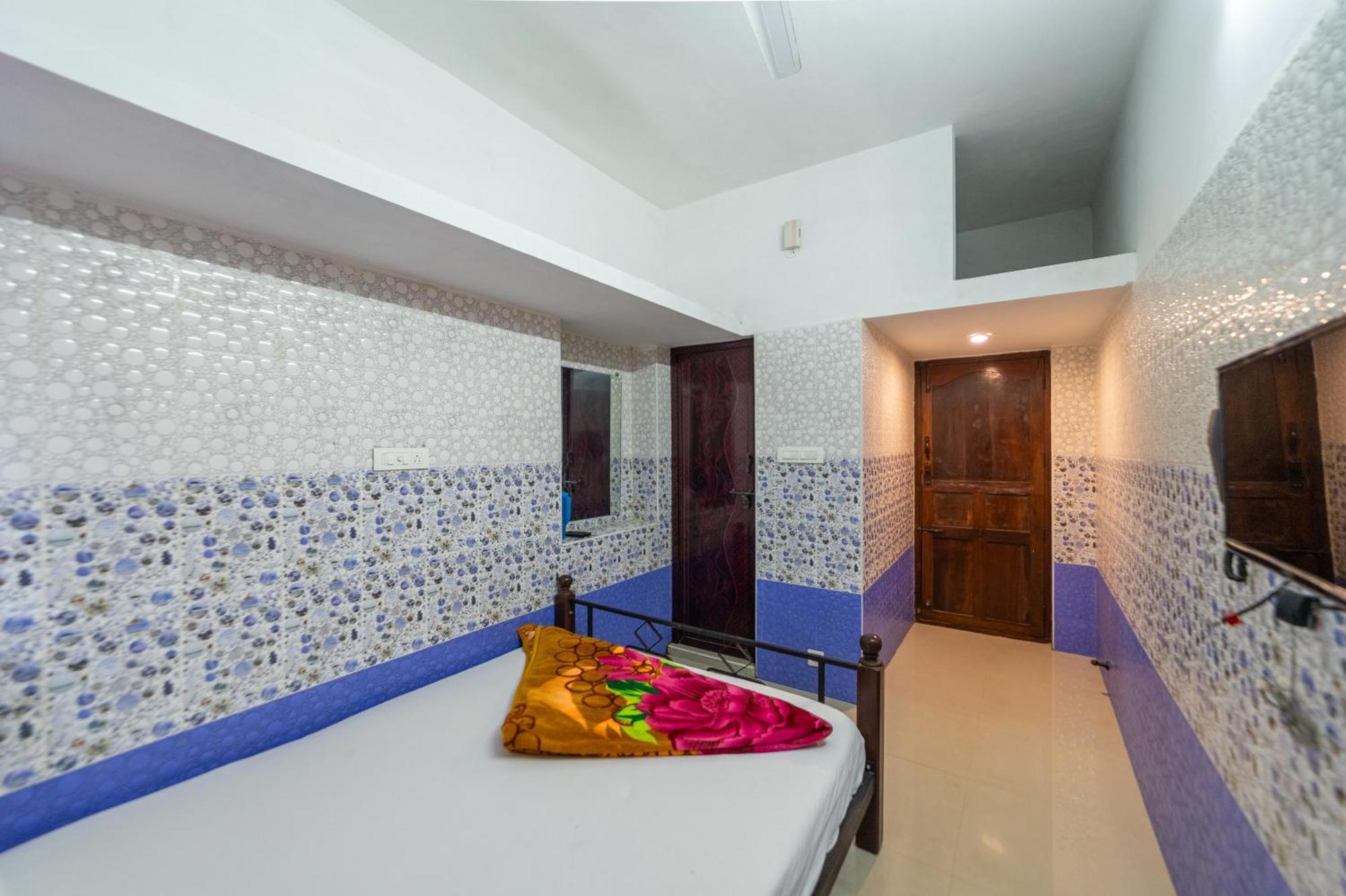 Sri Nandha Luxury Comforts Валпарай Экстерьер фото